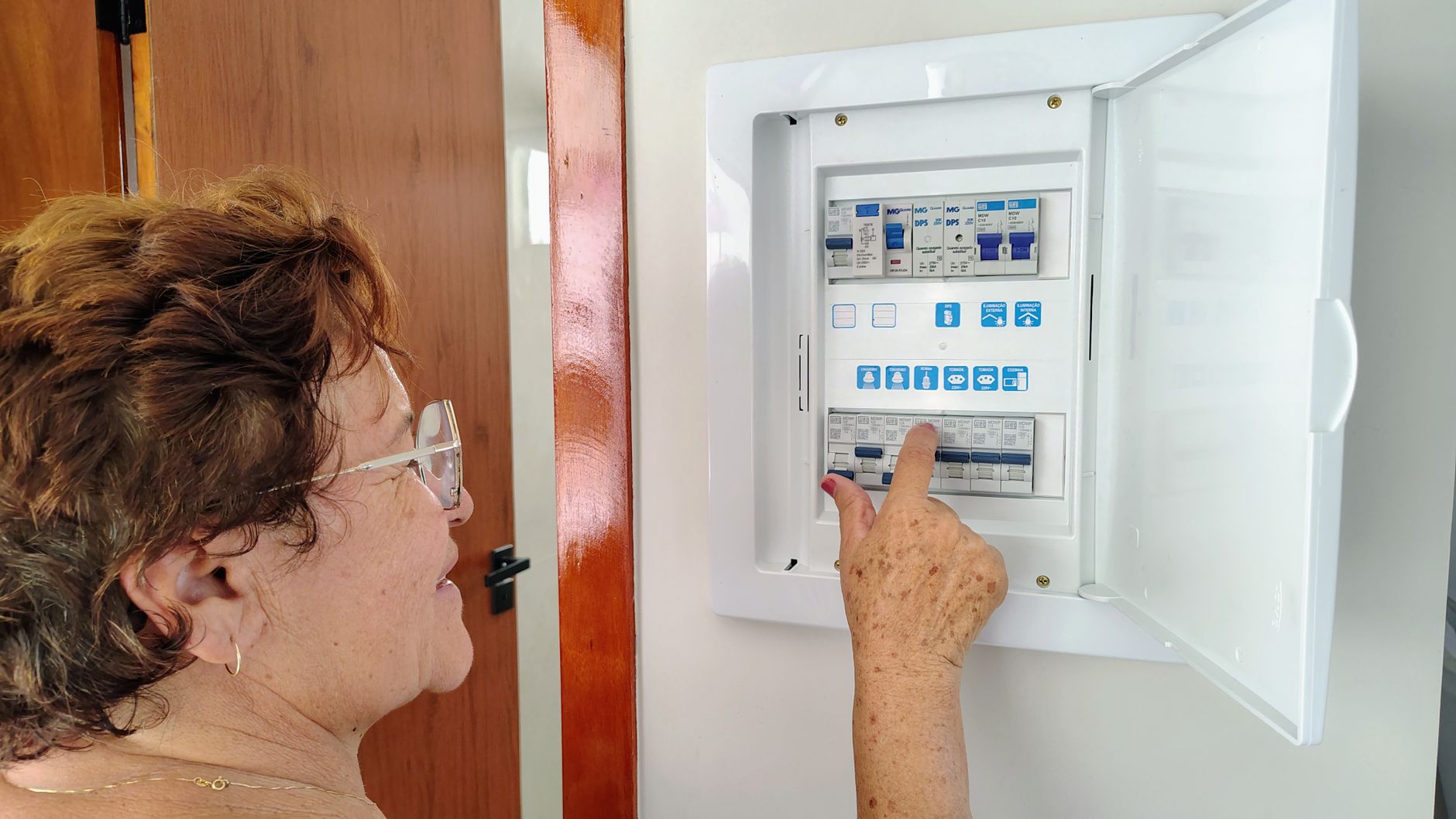 Vernieuwde meterkast met nieuwe groepen en aardlekschakelaars